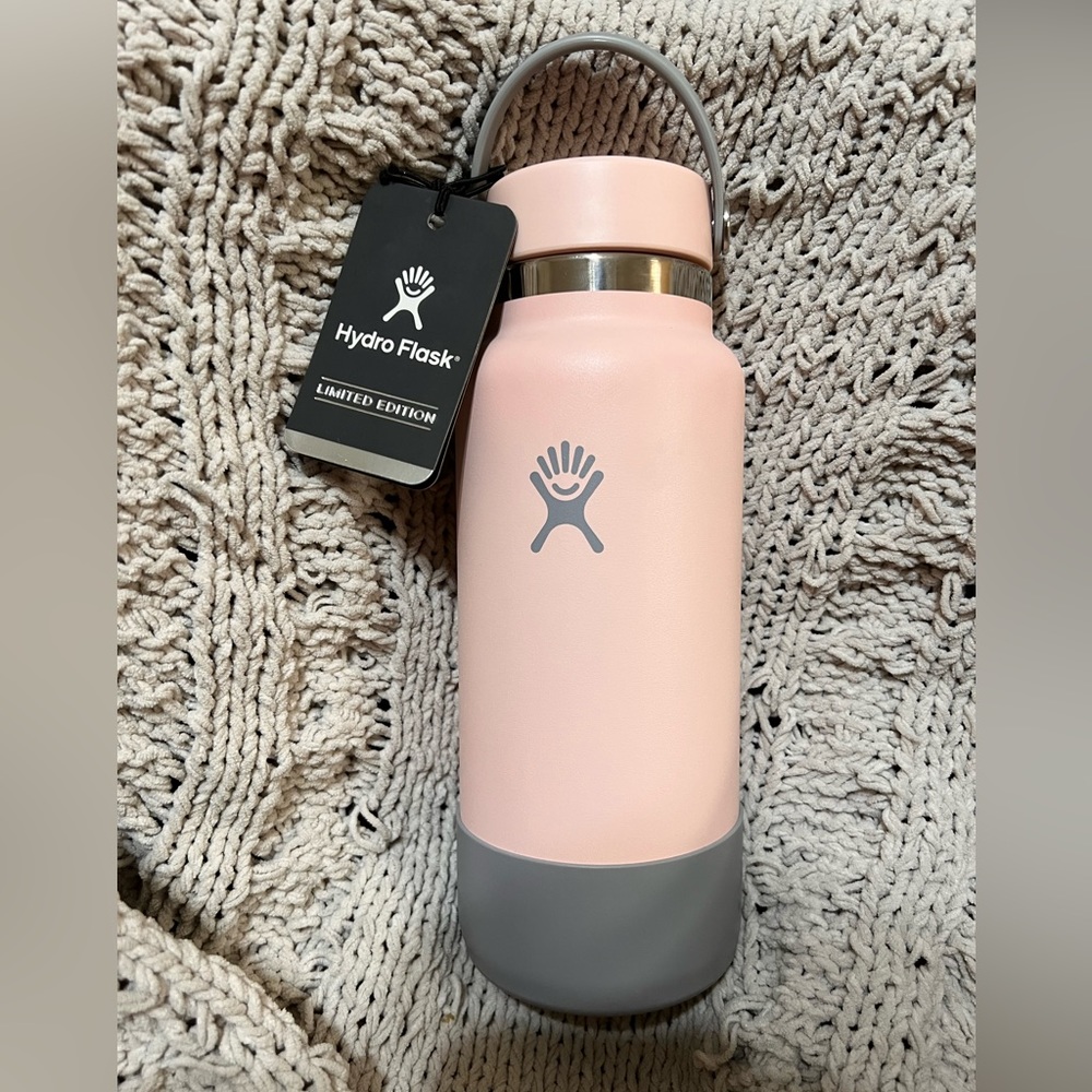 NWT Shell/ Flint Hydro Flask